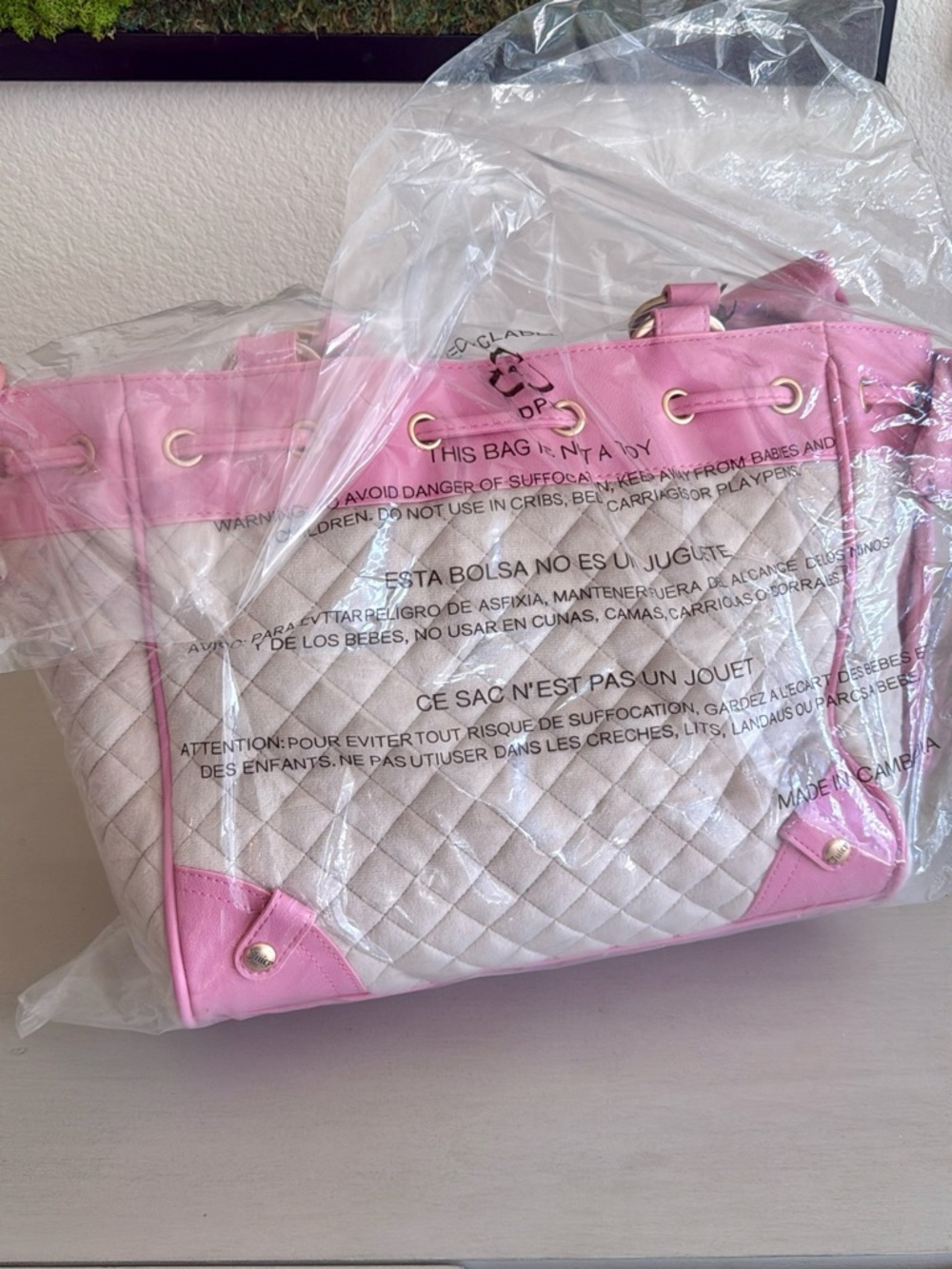 Juicy Couture Cream Quilted Tote with Pink Trim and Heart Charm - Picture 4 of 5